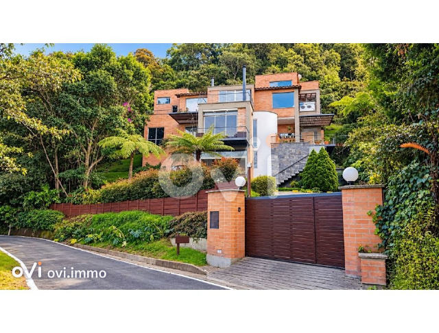 Casa en Loma del Escobero, Envigado
