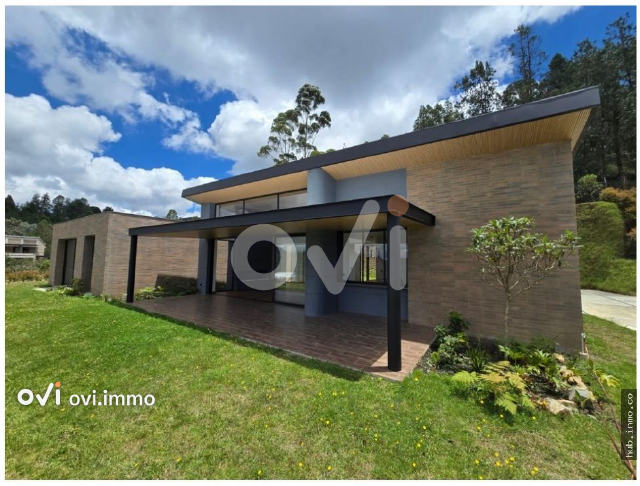 Casa en Loma del Escobero, Envigado