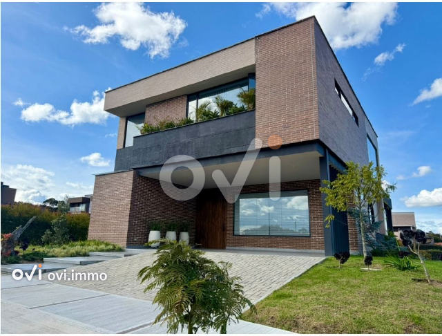 Casa campestre en Alto de las Palmas, Envigado