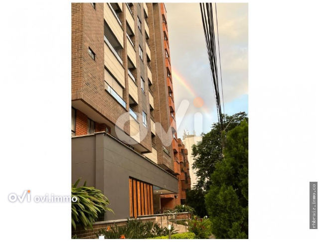 (APARTAMENTO) (Laureles)