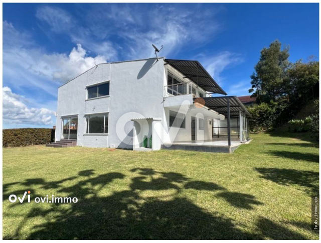 Casa en Loma del Escobero, Envigado