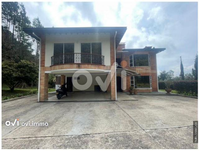 Casa en Alto del Escobero, Envigado