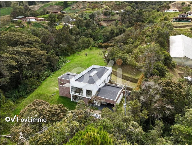 Casa campestre en Alto de las Palmas, Envigado