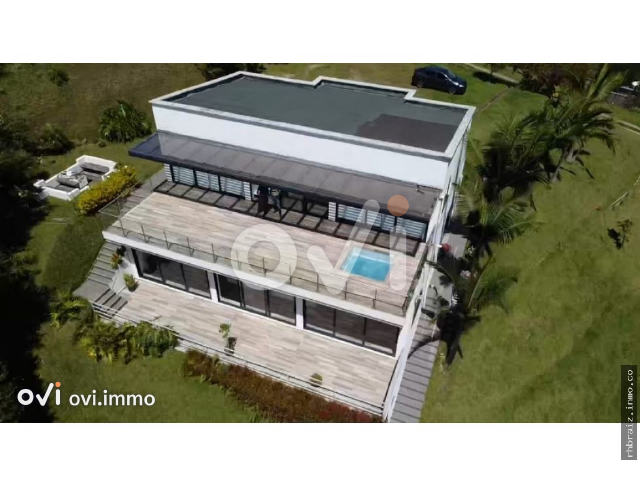 (CASA CAMPESTRE) 2 niveles (Peñol)