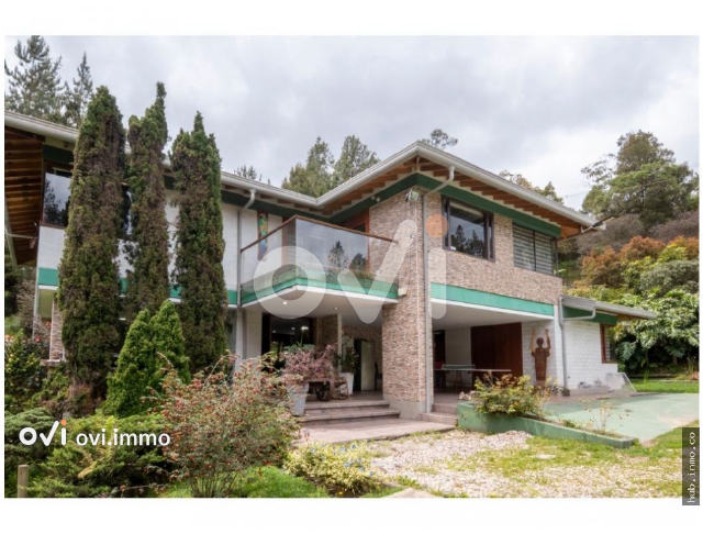 Casa en Alto del Escobero, Envigado