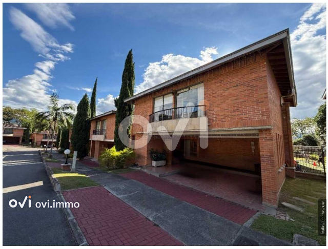 Casa en Montessori, Envigado