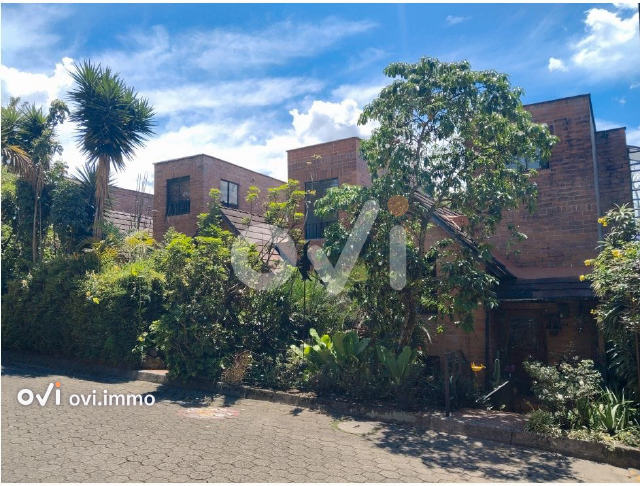 Casa en Loma de las Brujas, Envigado