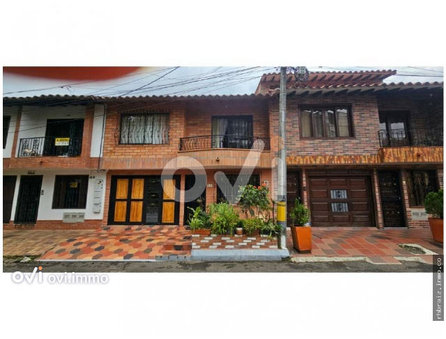 (CASA) tres niveles (El Porvenir)