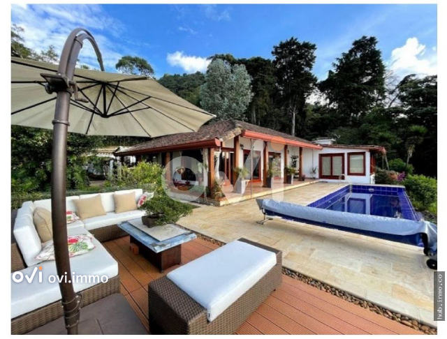 Casa en El Poblado, Las Palmas, Medellin