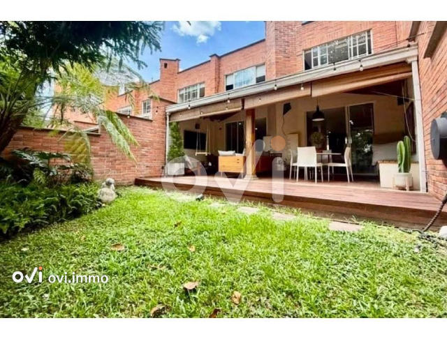 Casa en Loma de las Brujas, Envigado