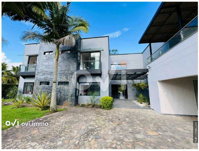 Casa en Llanogrande, Rionegro