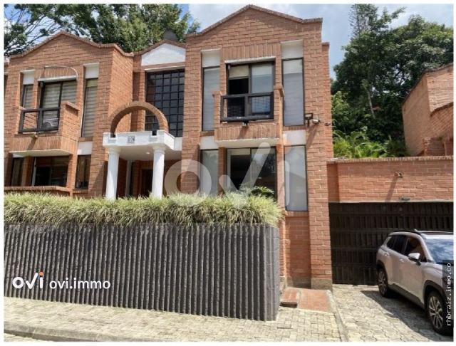 Casa en Benedictinos, Envigado