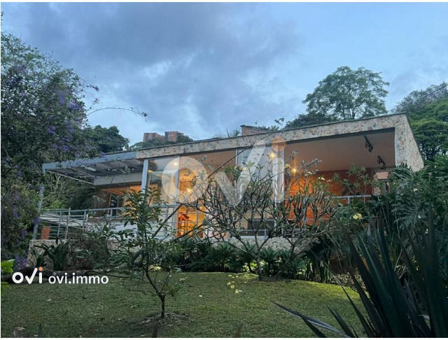 Casa en Loma de las Brujas, Envigado