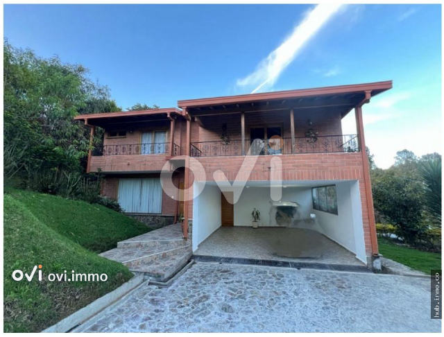 Casa en Loma del Escobero, Envigado