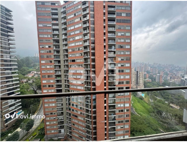 Apto en El Poblado, Altos del Poblado, Medellin